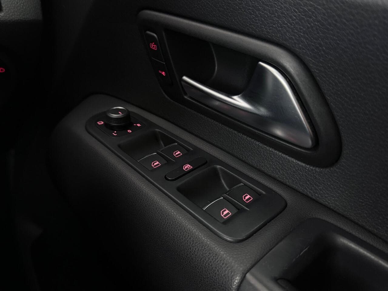 Volkswagen Amarok thumbnail Misc Controls