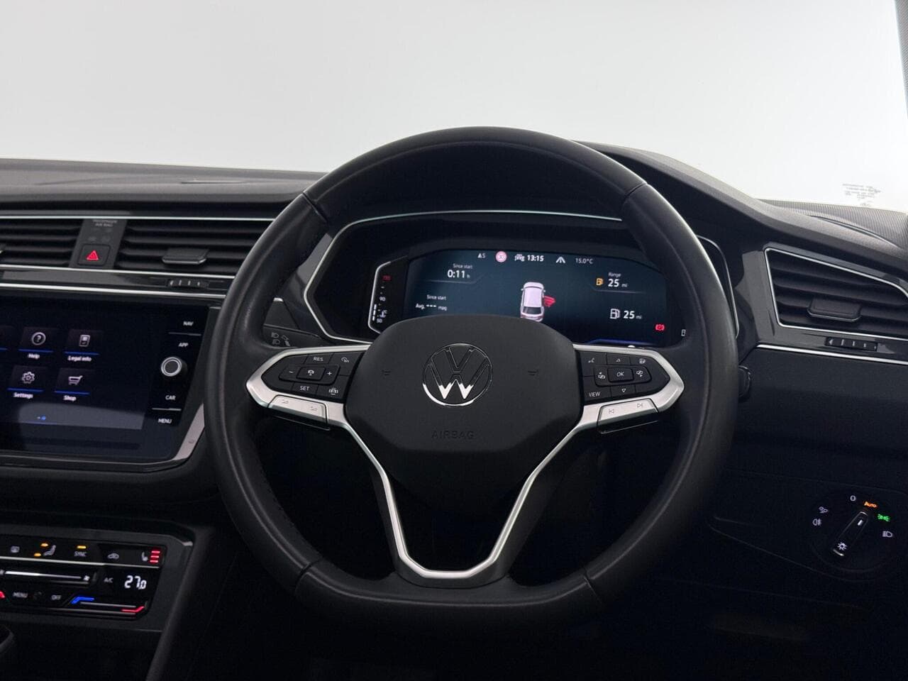 Volkswagen Tiguan thumbnail Steering Wheel