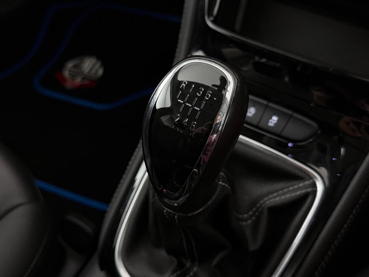 Vauxhall Astra thumbnail Interior Front