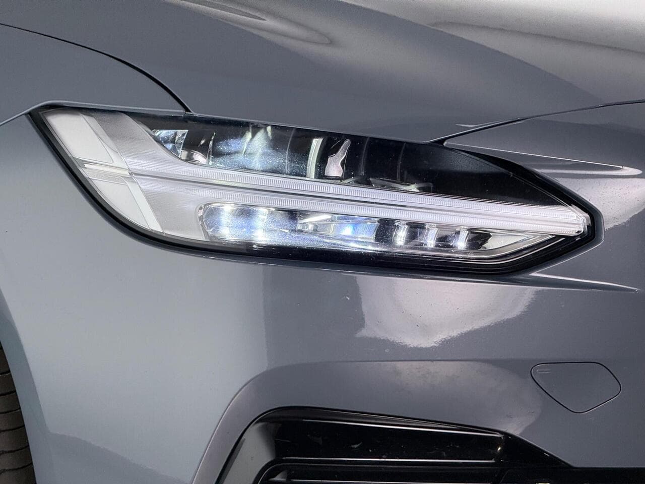 Volvo V90 thumbnail Lights Front