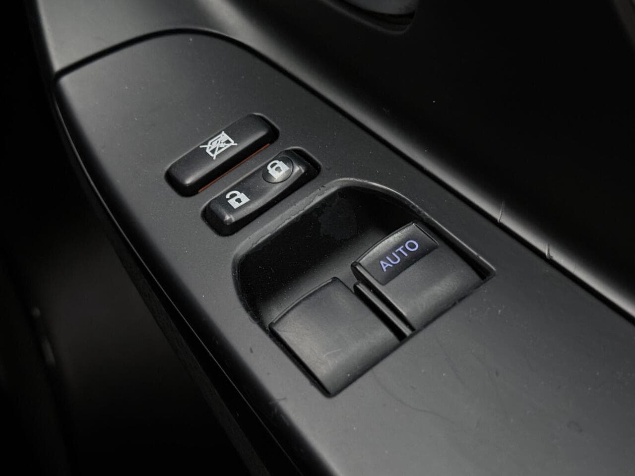 Toyota Yaris thumbnail Misc Controls