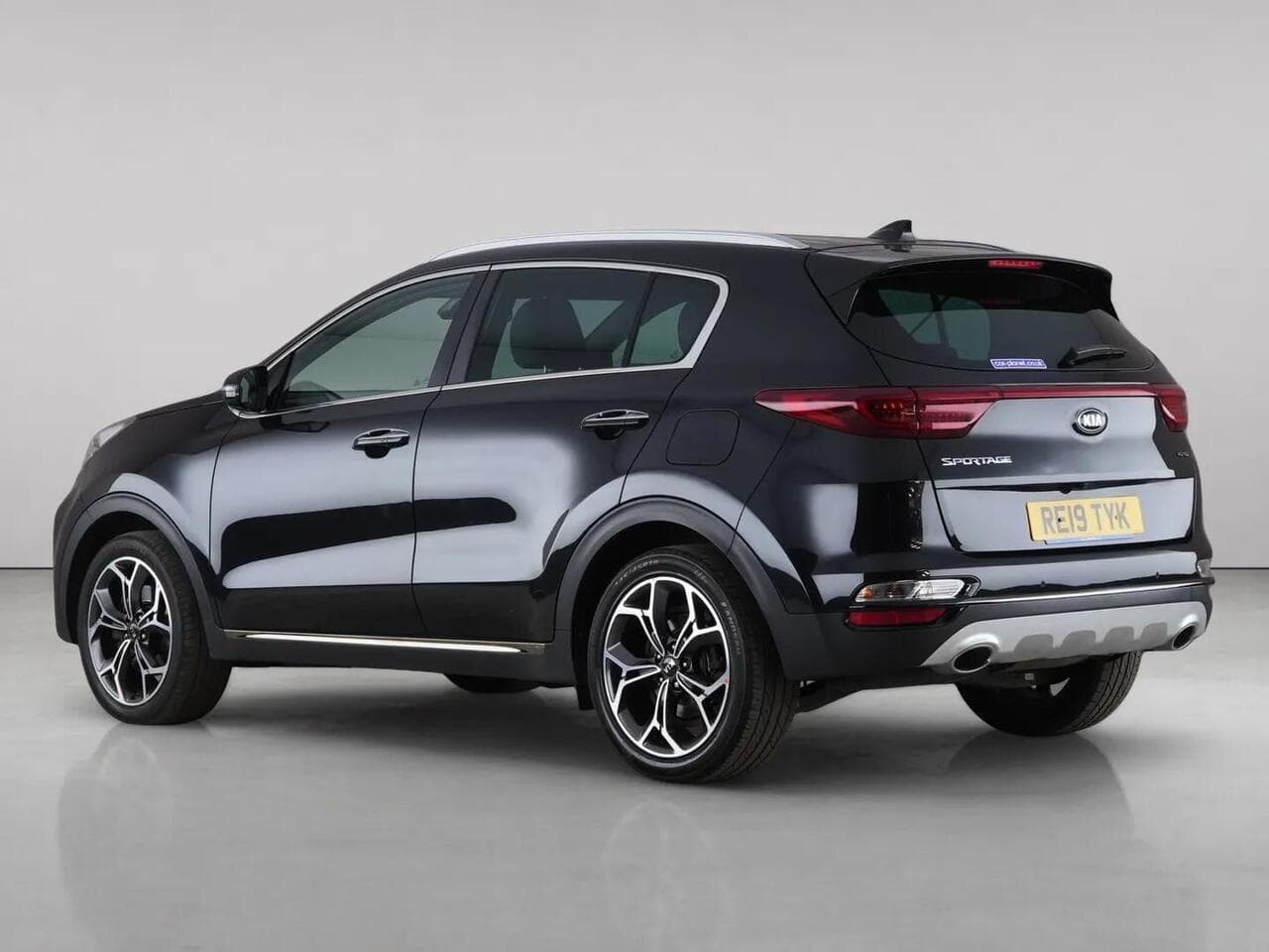 Kia Sportage thumbnail Rear Left