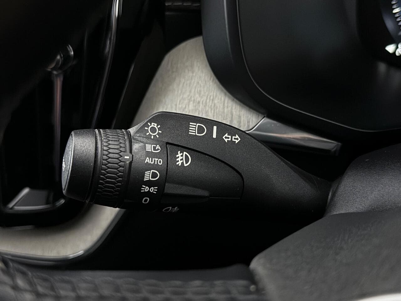 Volvo XC60 thumbnail Misc Controls