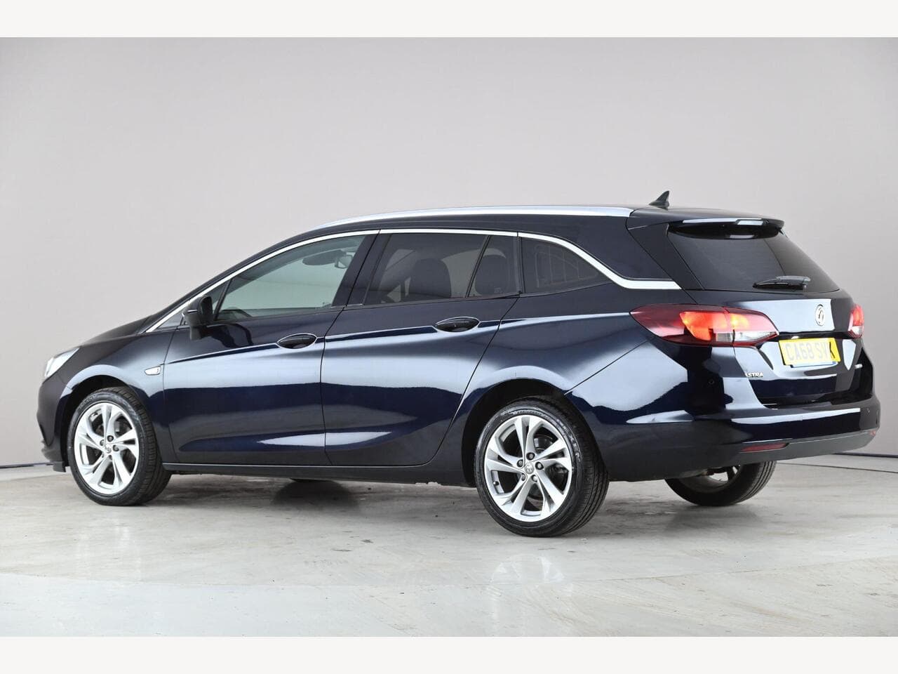 Vauxhall Astra thumbnail Side Left