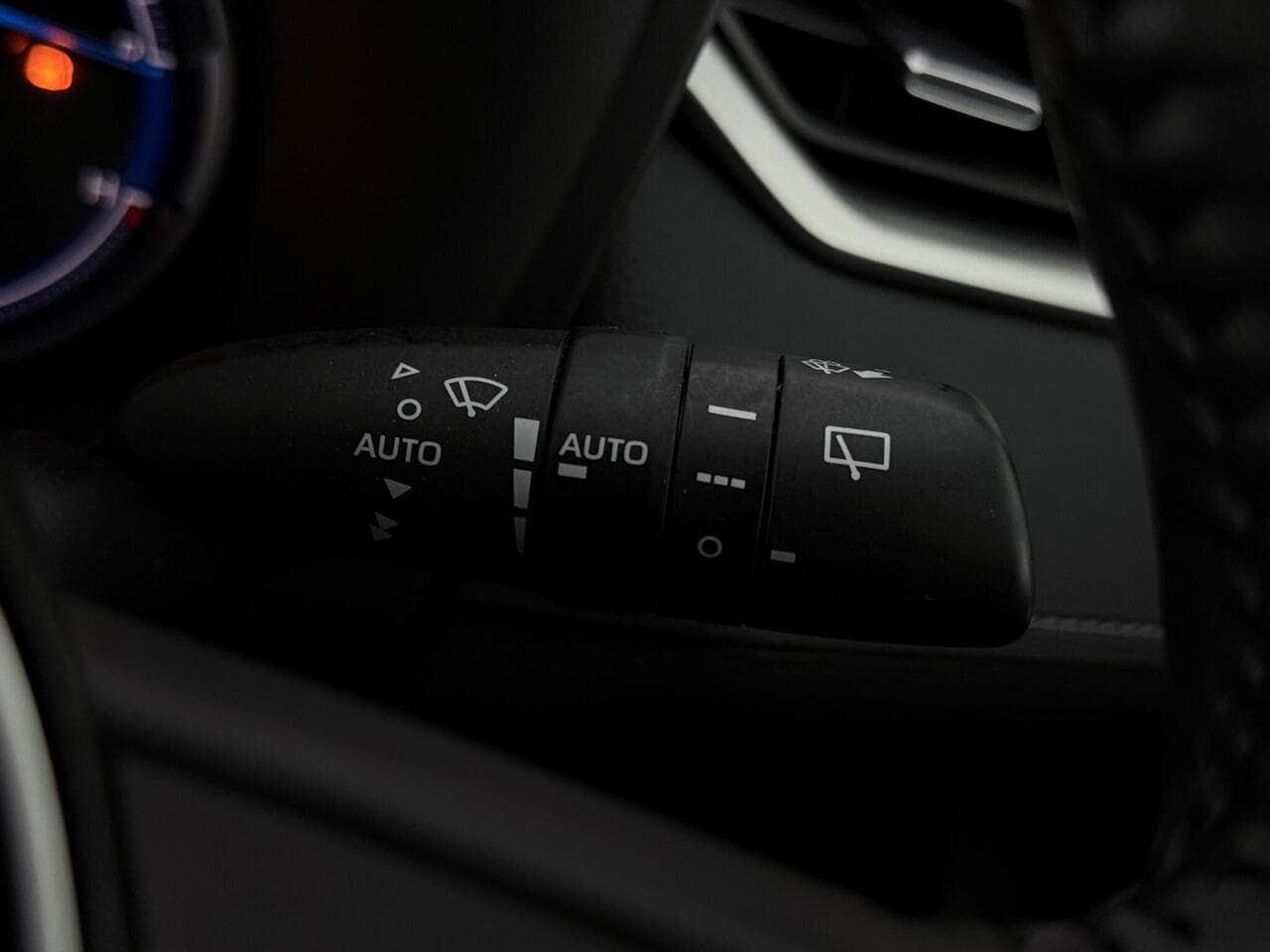 Toyota RAV4 thumbnail Misc Controls
