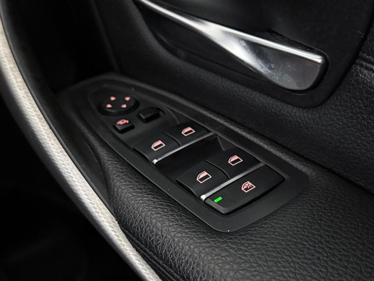 BMW 3 Series thumbnail Misc Controls