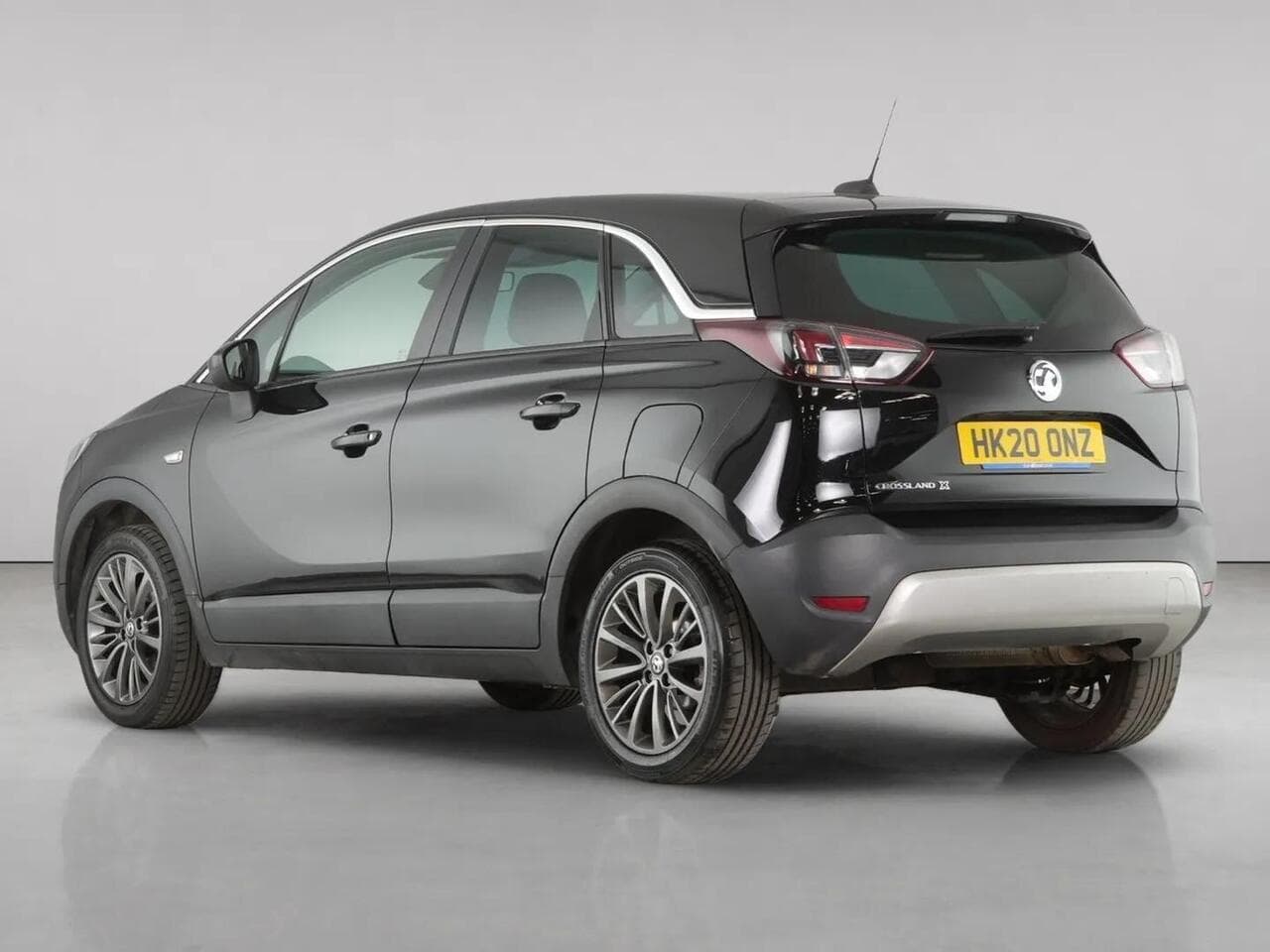 Vauxhall Crossland X thumbnail Rear Left