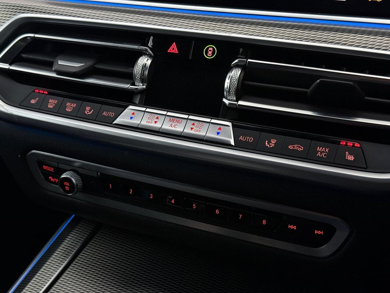 BMW X5 thumbnail Infotainment System