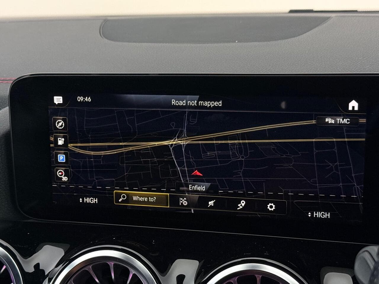 Mercedes-Benz EQA thumbnail Infotainment System