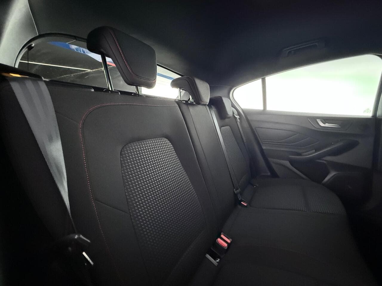 Ford Focus thumbnail Seats Rear