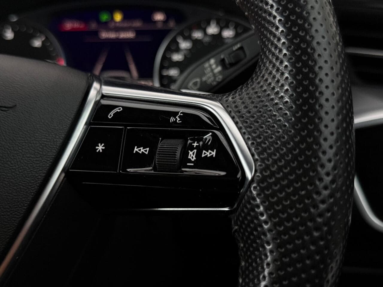 Audi A6 Saloon thumbnail Misc Controls