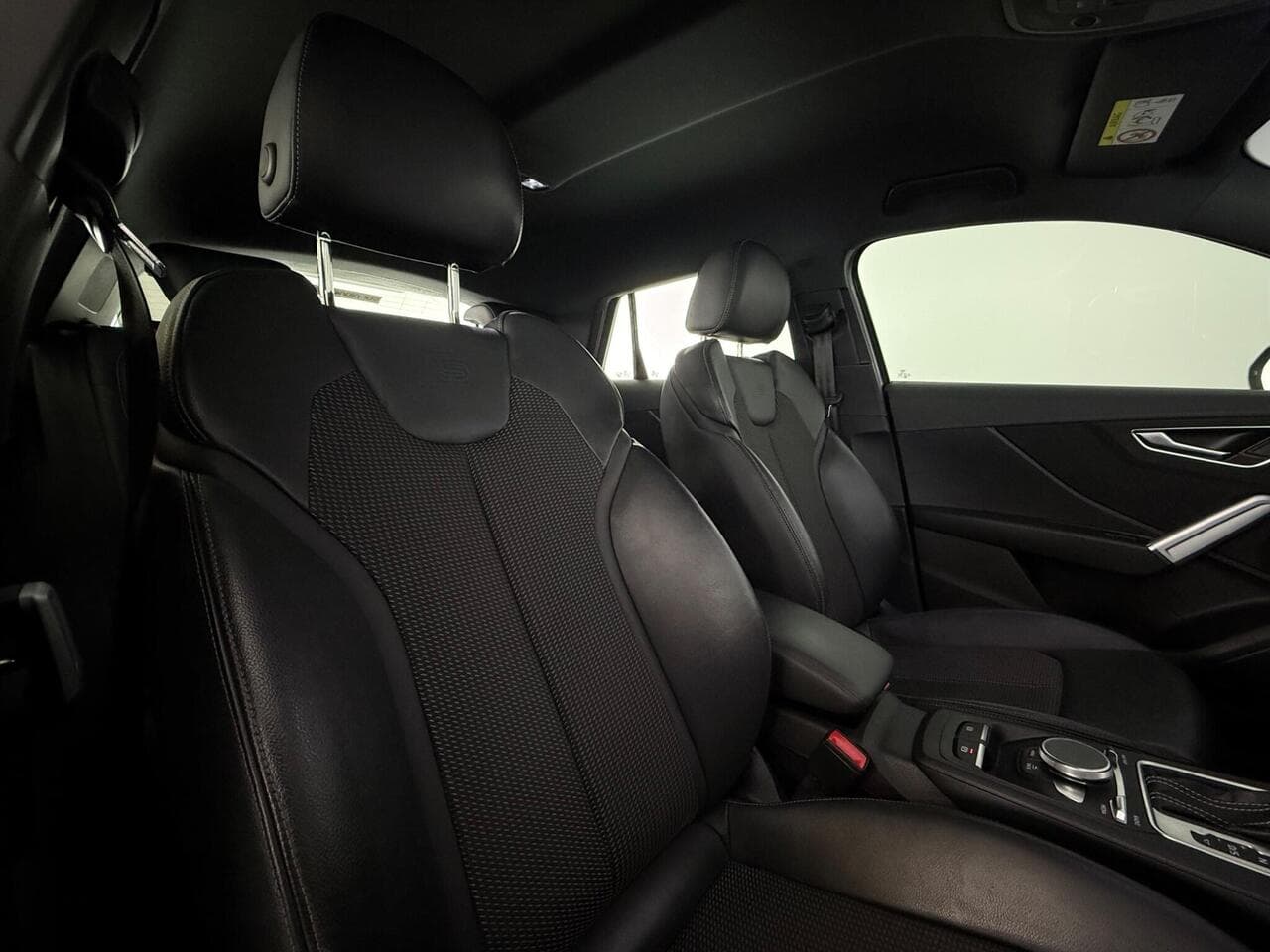 Audi Q2 thumbnail Seat Driver