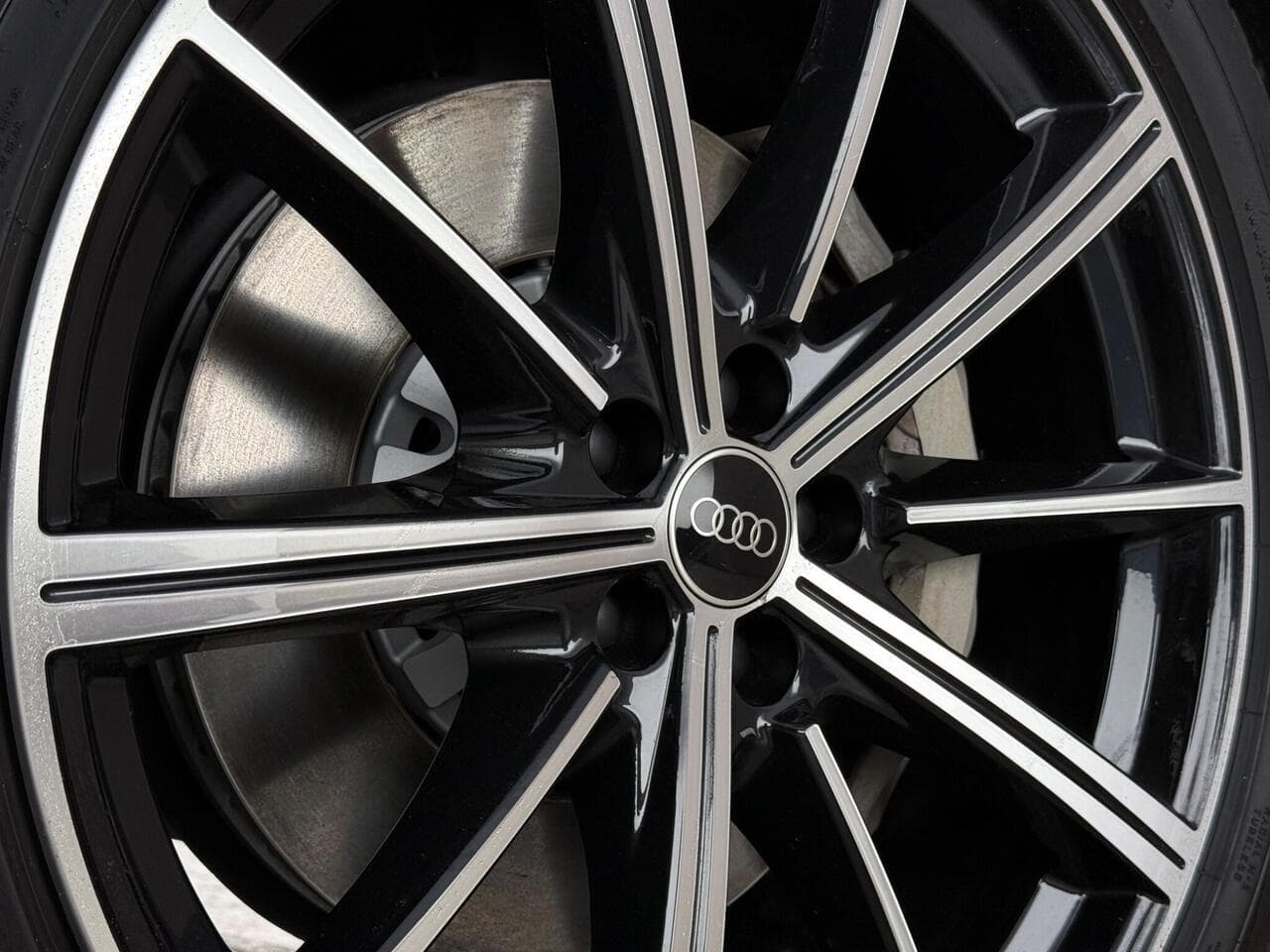 Audi Q7 thumbnail Wheel