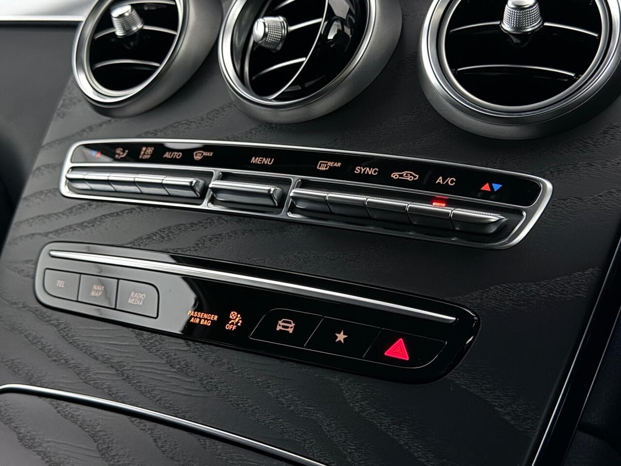 Mercedes-Benz GLC thumbnail Interior Front