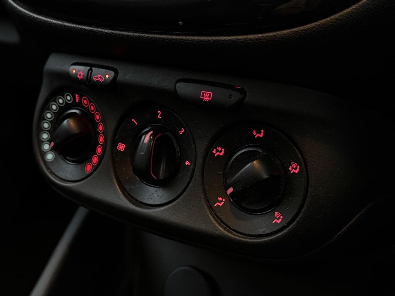 Vauxhall Corsa thumbnail Misc Controls