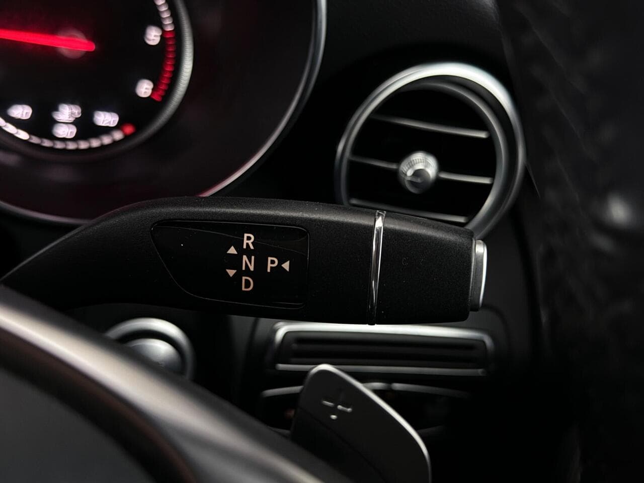 Mercedes-Benz GLC thumbnail Misc Controls