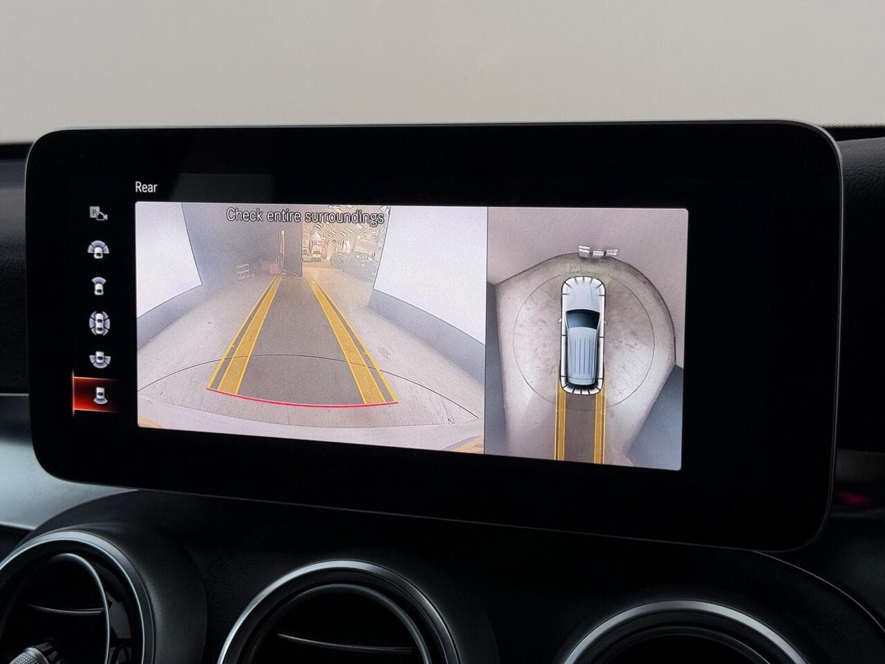 Mercedes-Benz GLC thumbnail Infotainment System