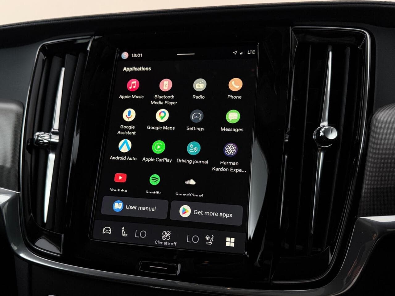 Volvo V90 thumbnail Infotainment System