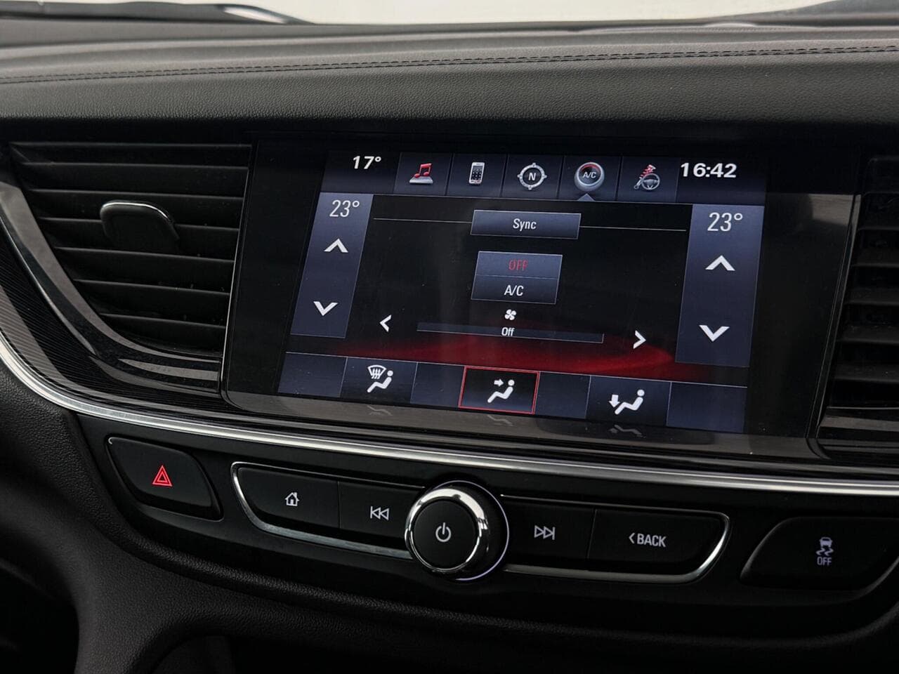 Vauxhall Insignia thumbnail Infotainment System