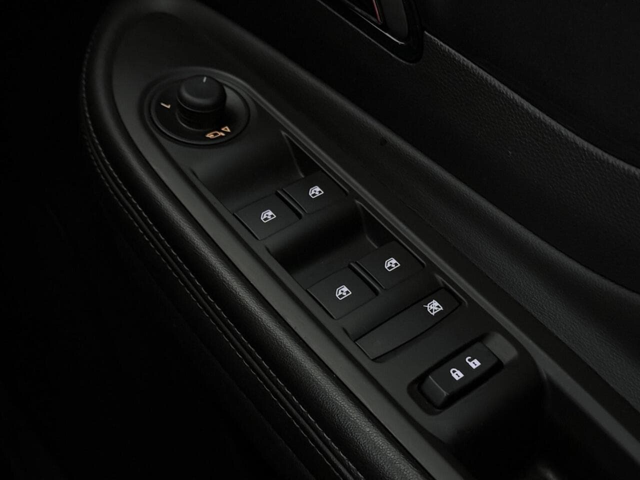 Vauxhall Mokka X thumbnail Misc Controls