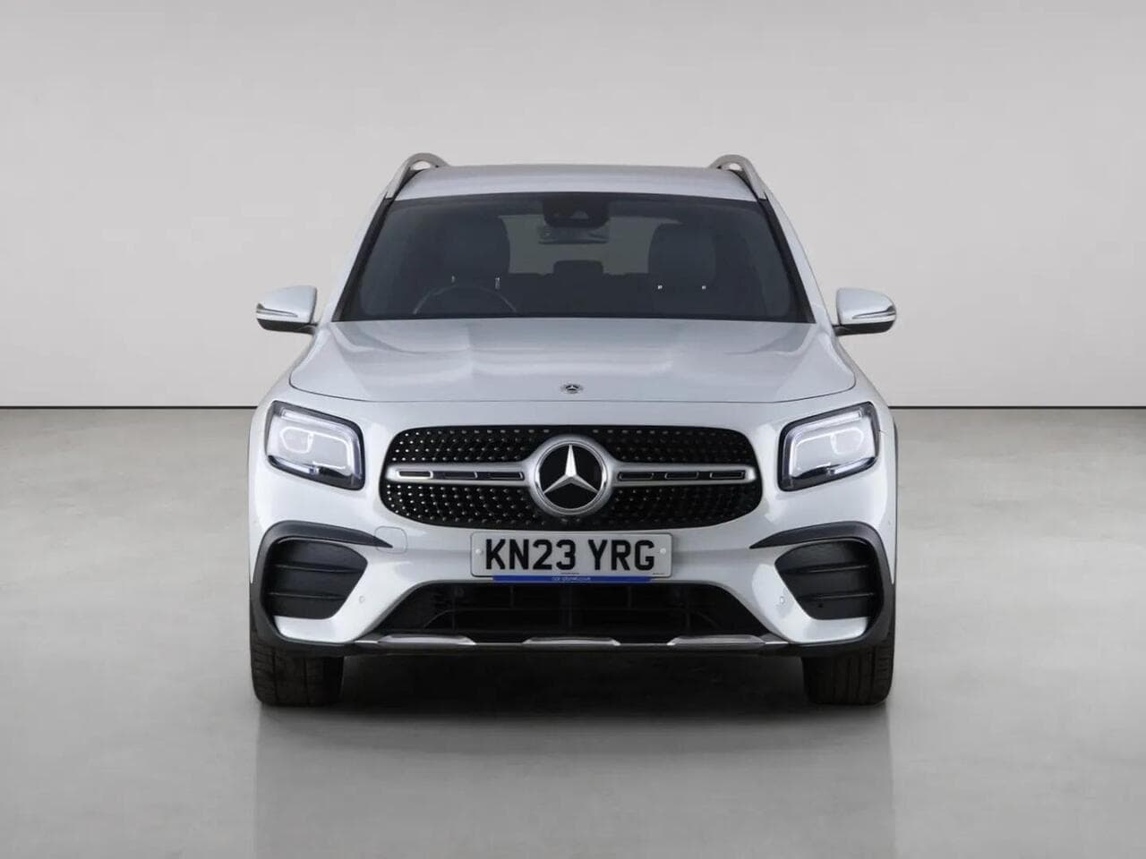 Mercedes-Benz GLB thumbnail Front