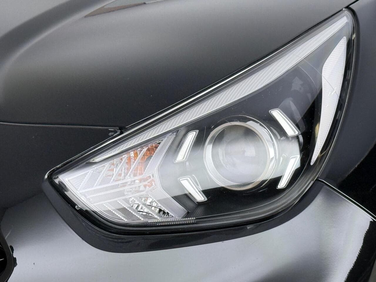 Kia Niro thumbnail Lights Front