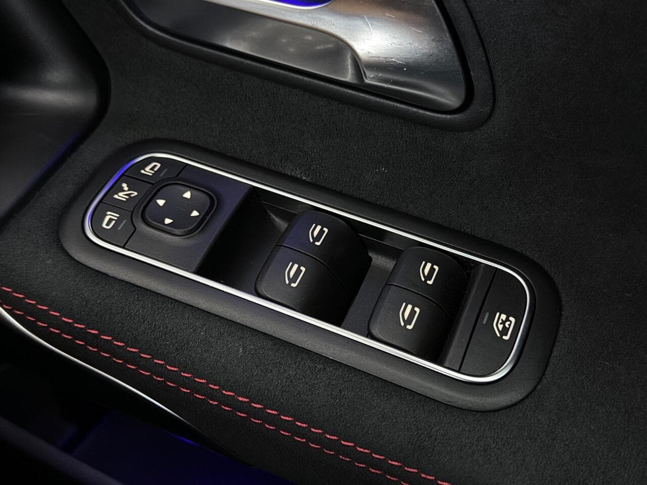 Mercedes-Benz A Class thumbnail Misc Controls