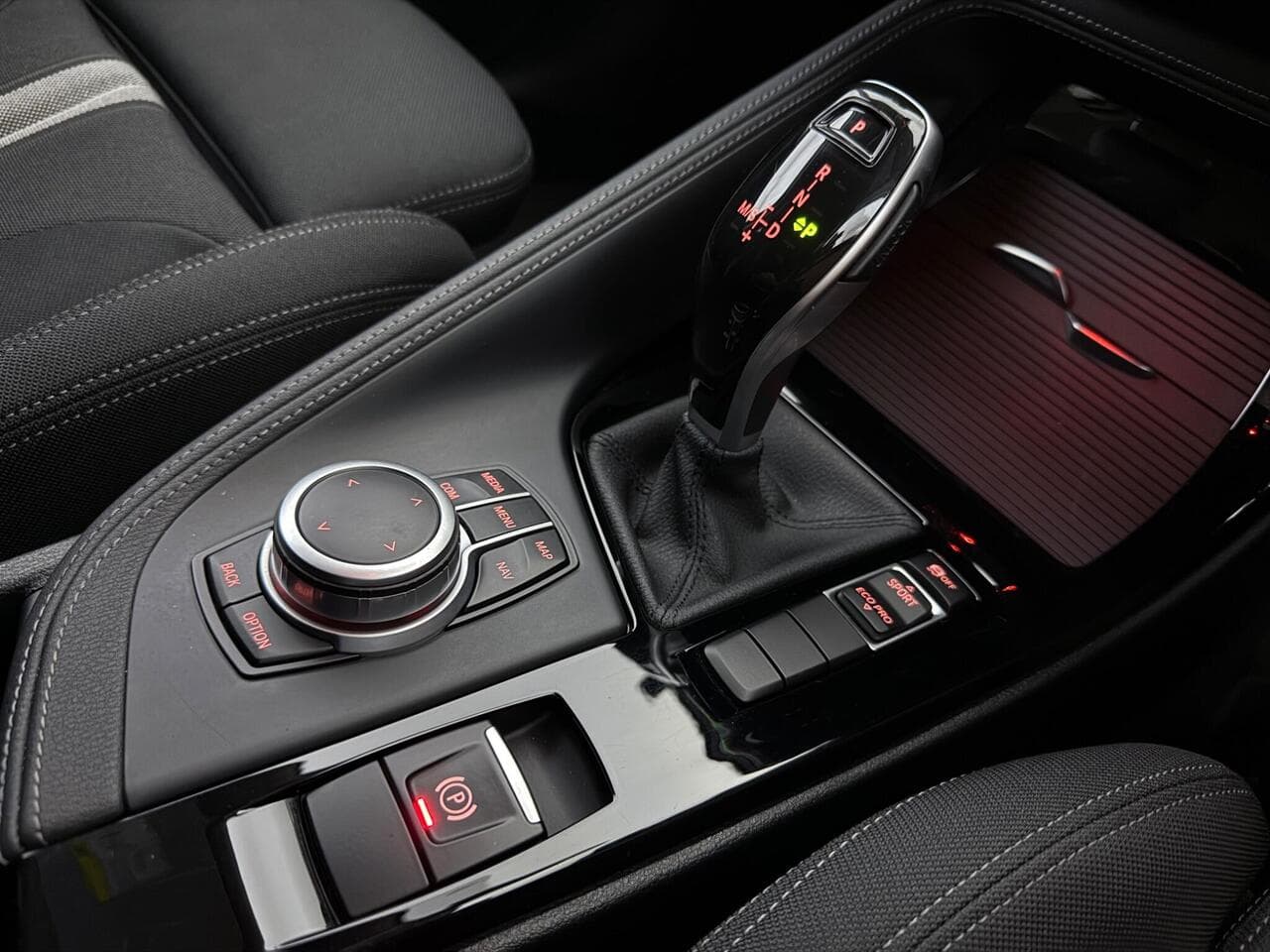 BMW X2 thumbnail Interior Front