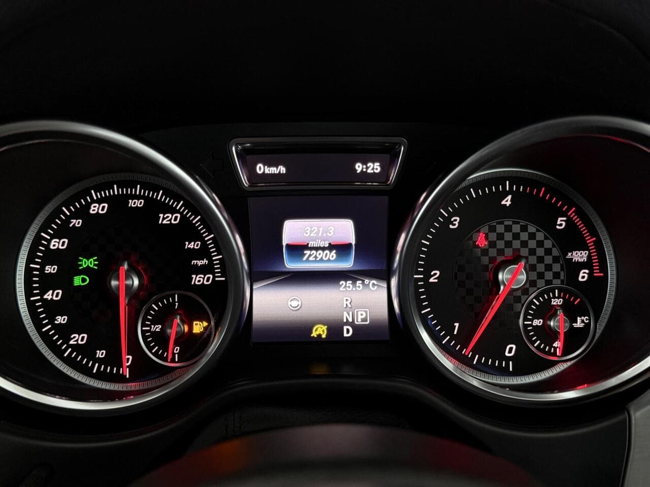Mercedes-Benz GLE thumbnail Driver Instruments