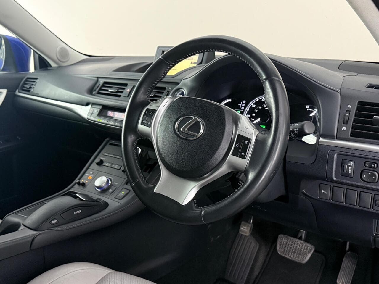 Lexus CT thumbnail Steering Wheel