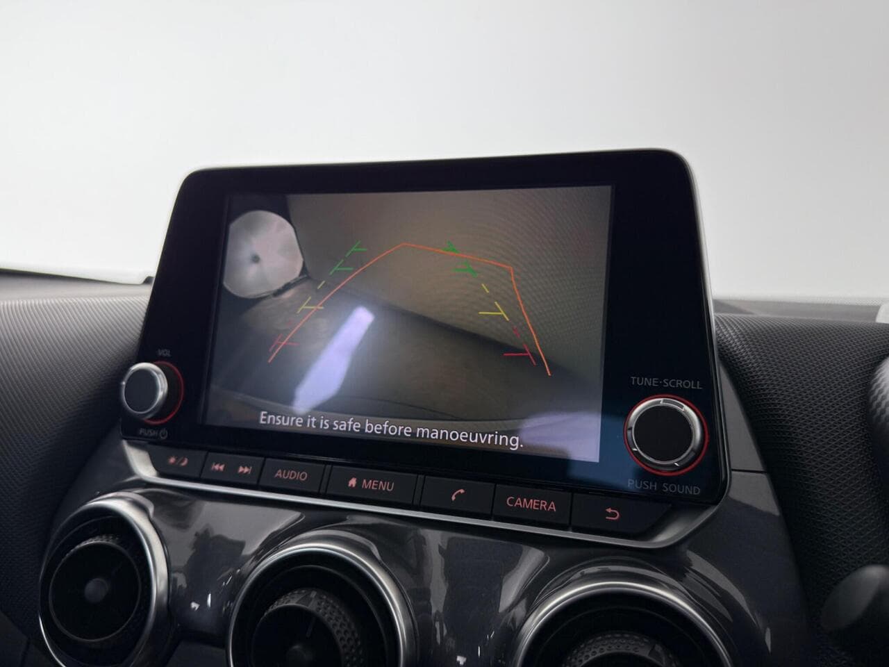 Nissan Juke thumbnail Infotainment System