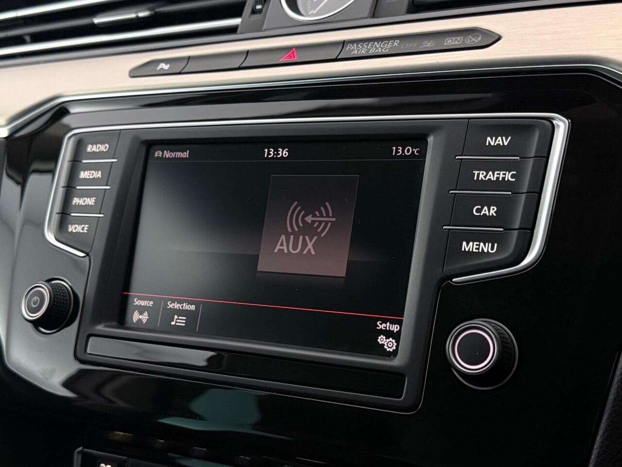 Volkswagen Passat thumbnail Infotainment System