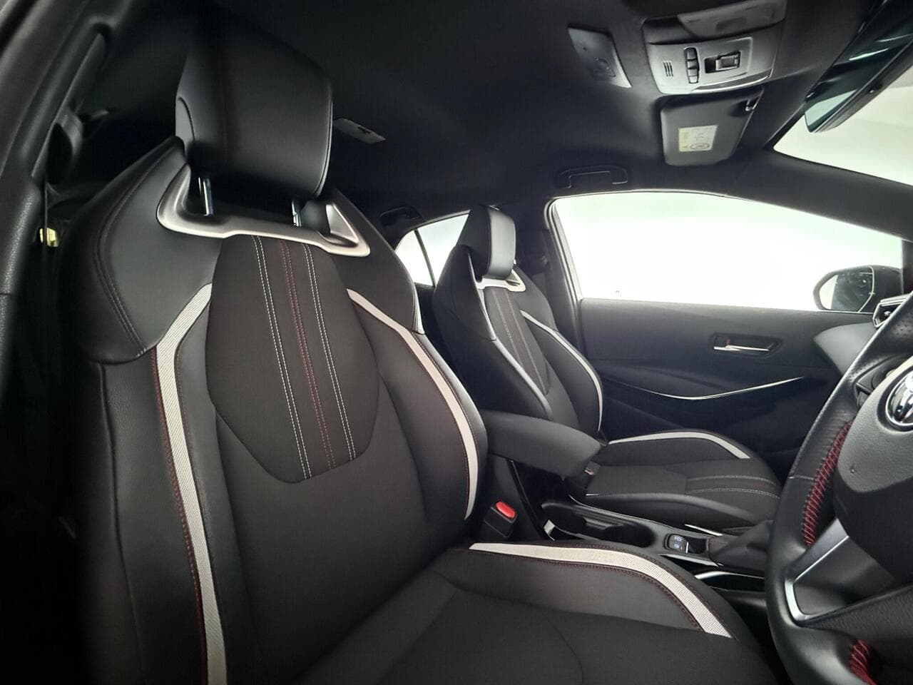Toyota Corolla thumbnail Seat Driver