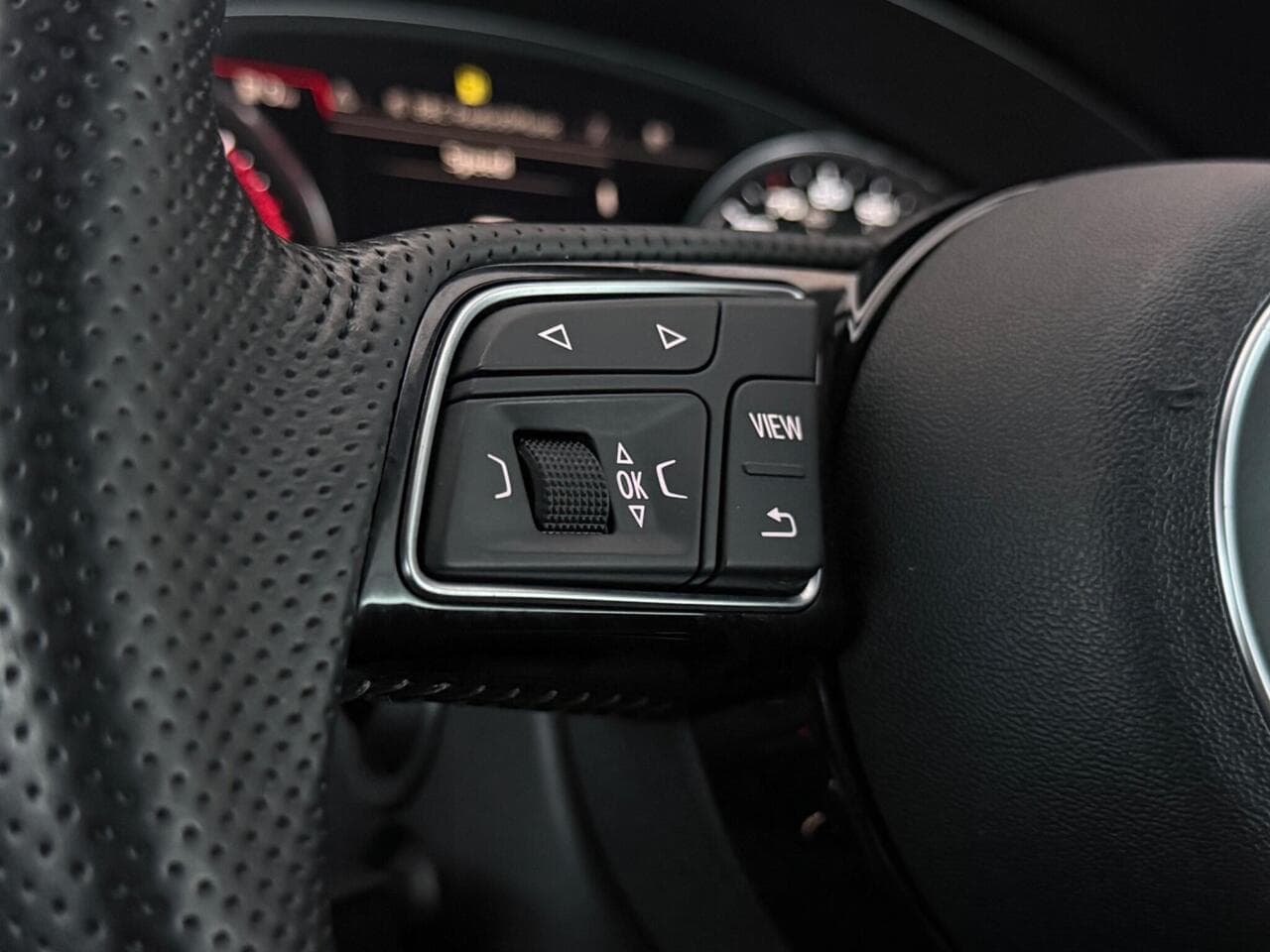 Audi A5 Cabriolet thumbnail Misc Controls