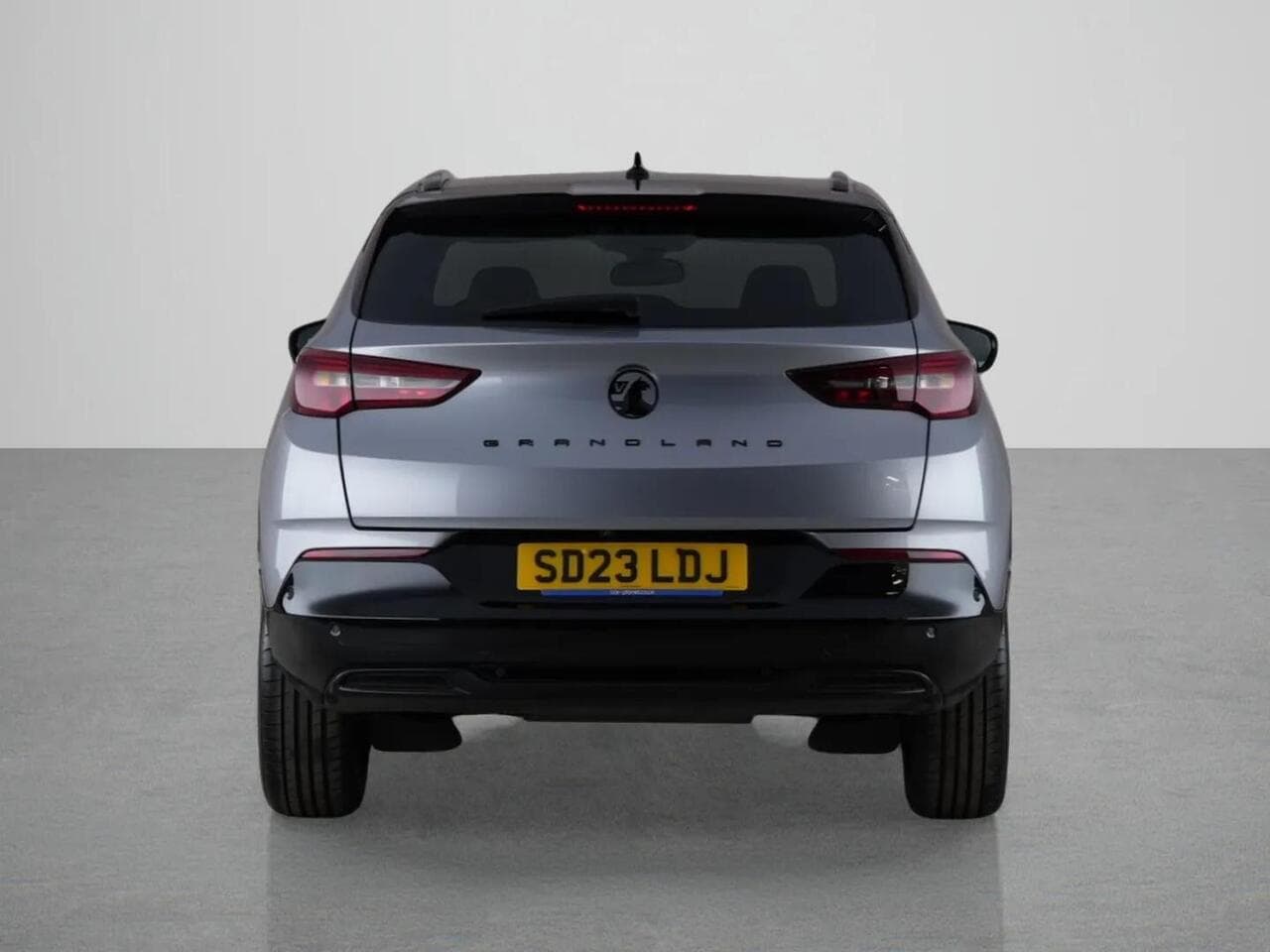 Vauxhall Grandland thumbnail Rear