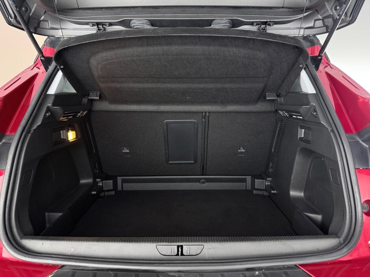 Vauxhall Grandland X thumbnail Boot