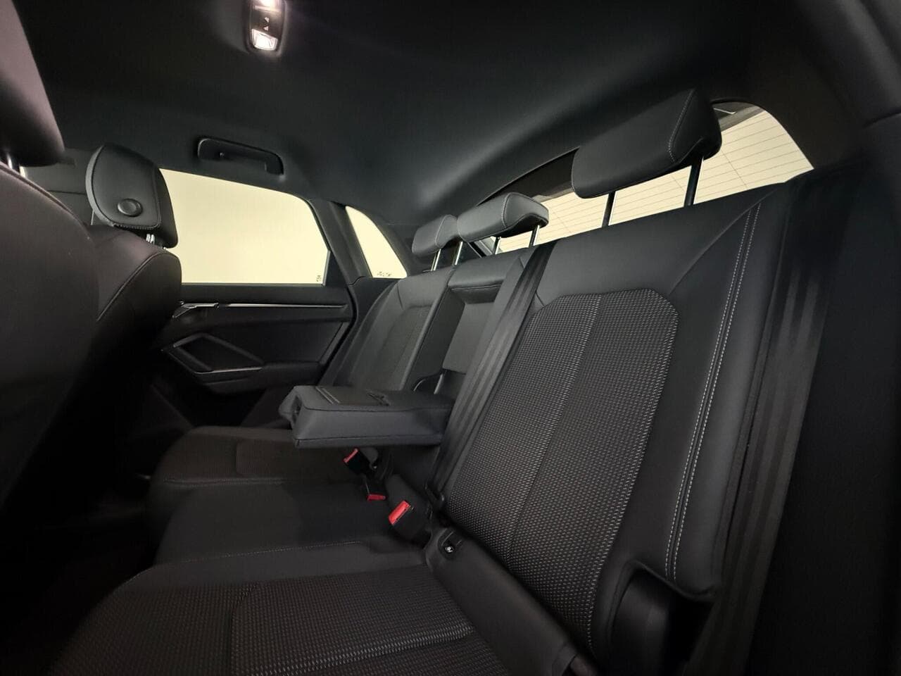 Audi Q3 thumbnail Seats Rear