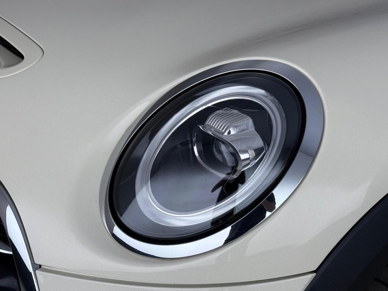 MINI Hatch thumbnail Fuel Or Charging Port