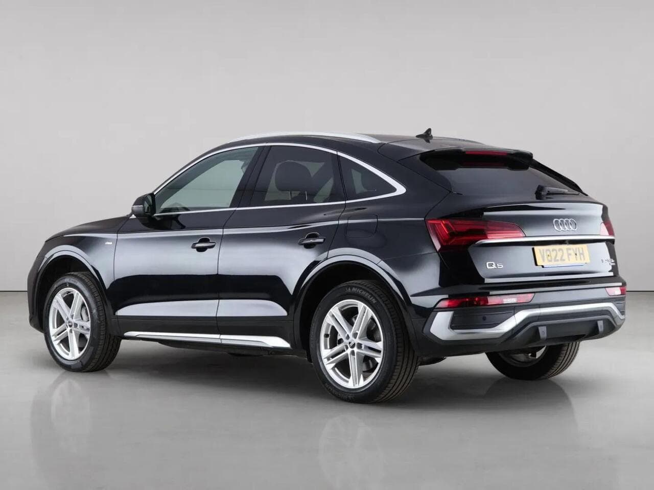 Audi Q5 thumbnail Rear Left