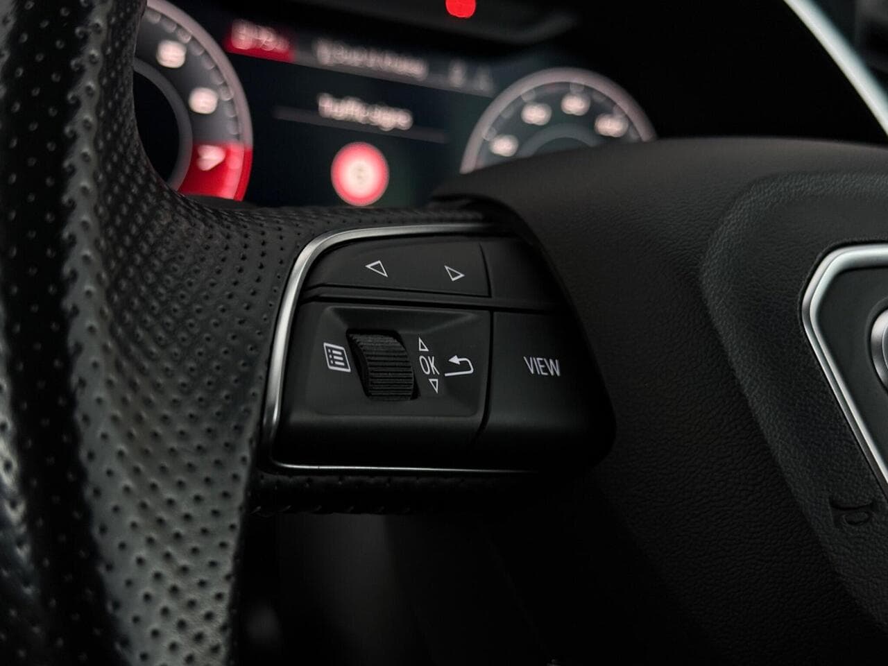 Audi Q3 thumbnail Misc Controls