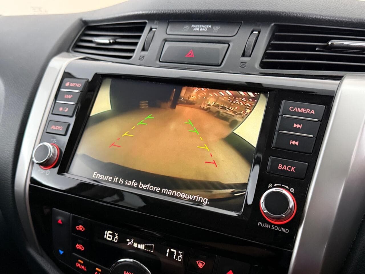 Nissan Navara thumbnail Infotainment System