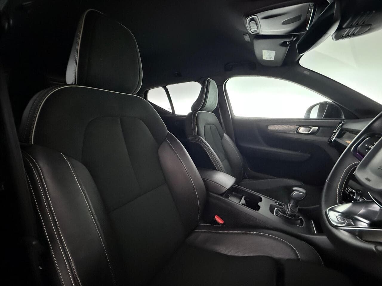 Volvo XC40 thumbnail Seat Driver