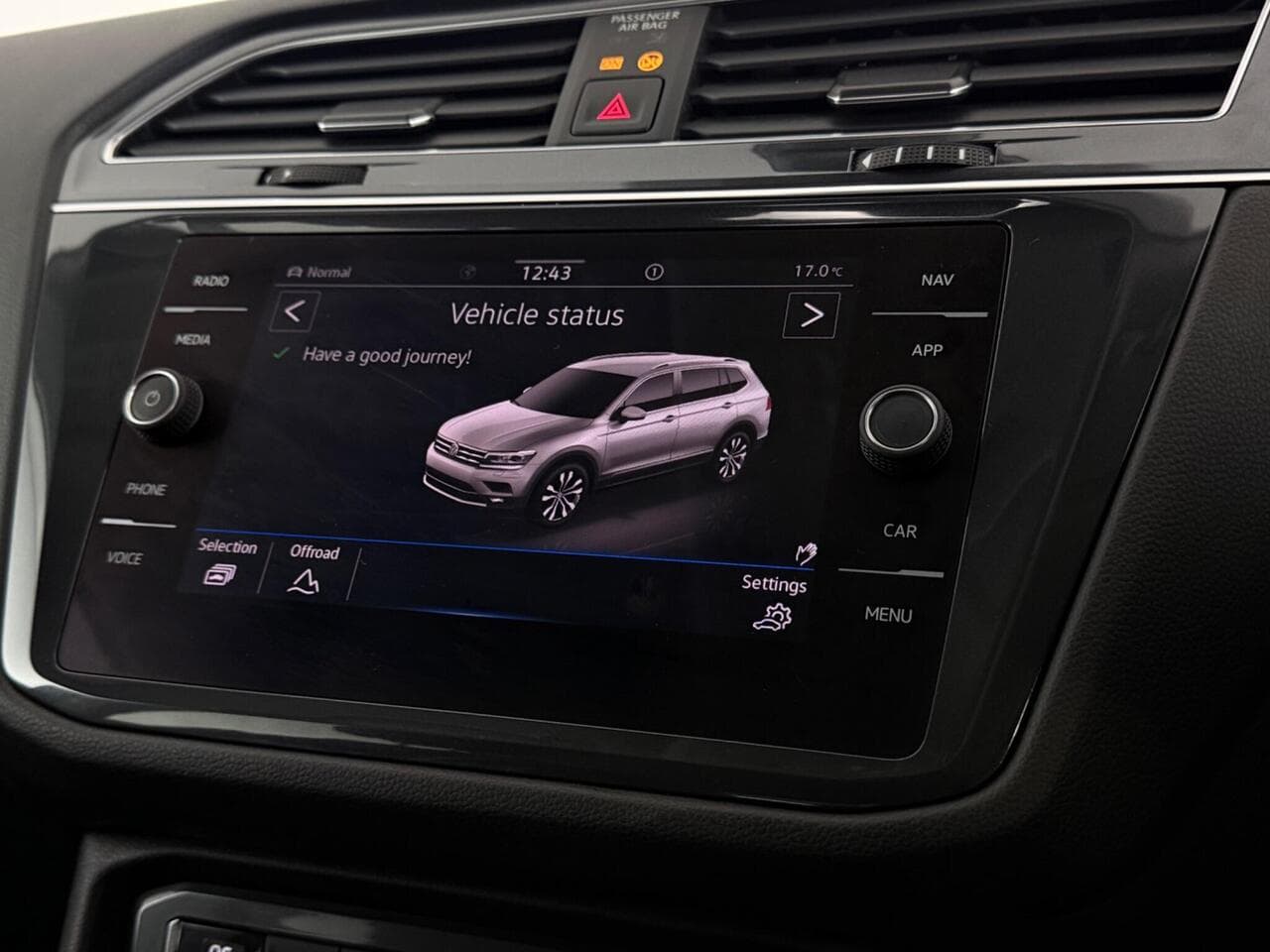 Volkswagen Tiguan Allspace thumbnail Infotainment System