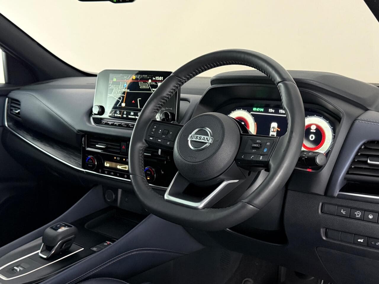 Nissan Qashqai thumbnail Interior Front