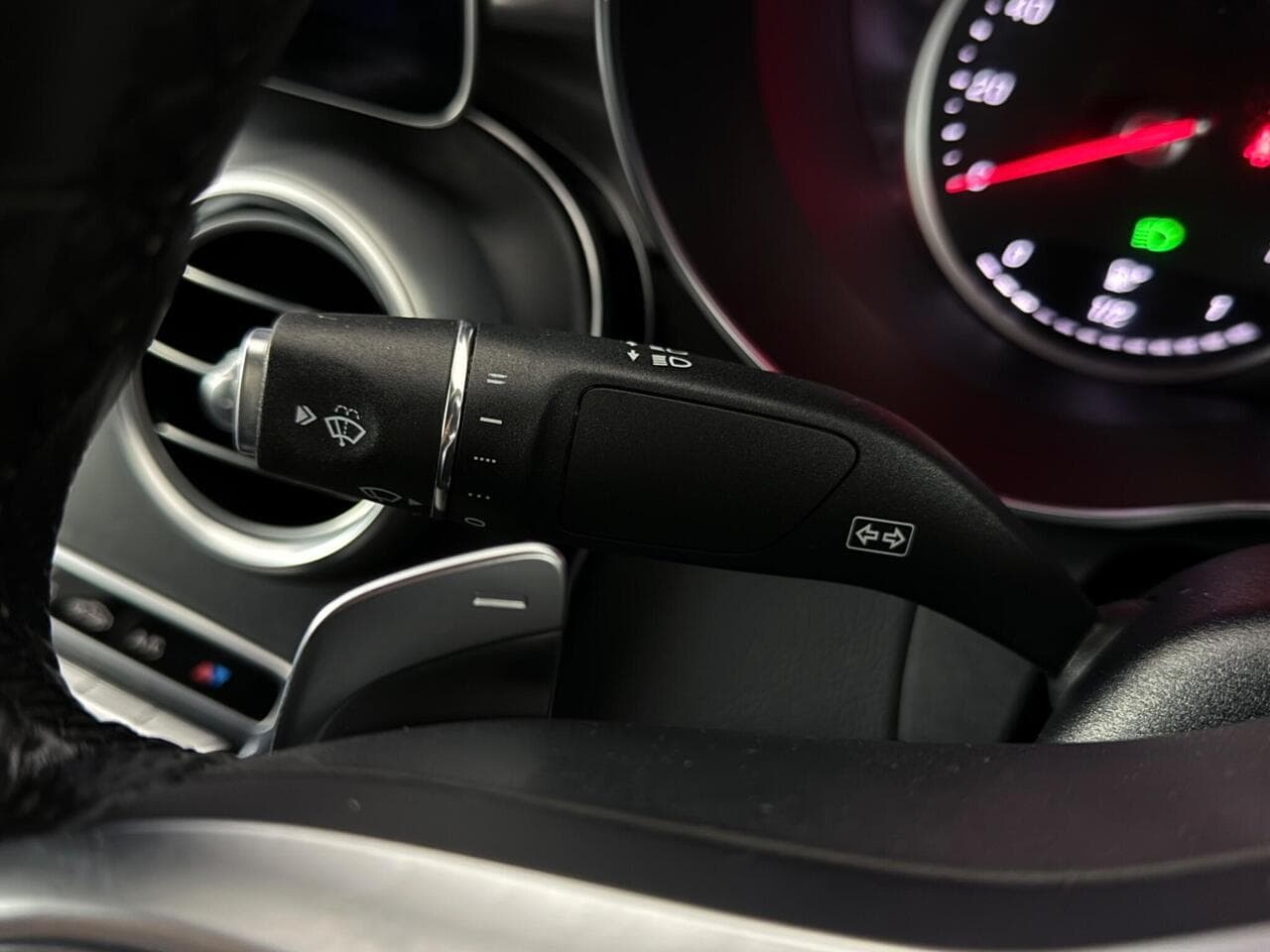 Mercedes-Benz C Class thumbnail Misc Controls