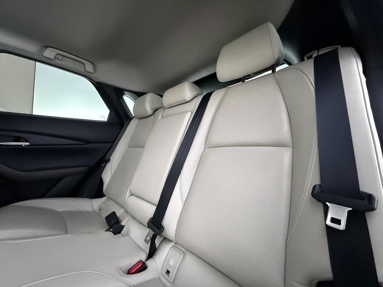 Mazda CX-30 thumbnail Seats Rear