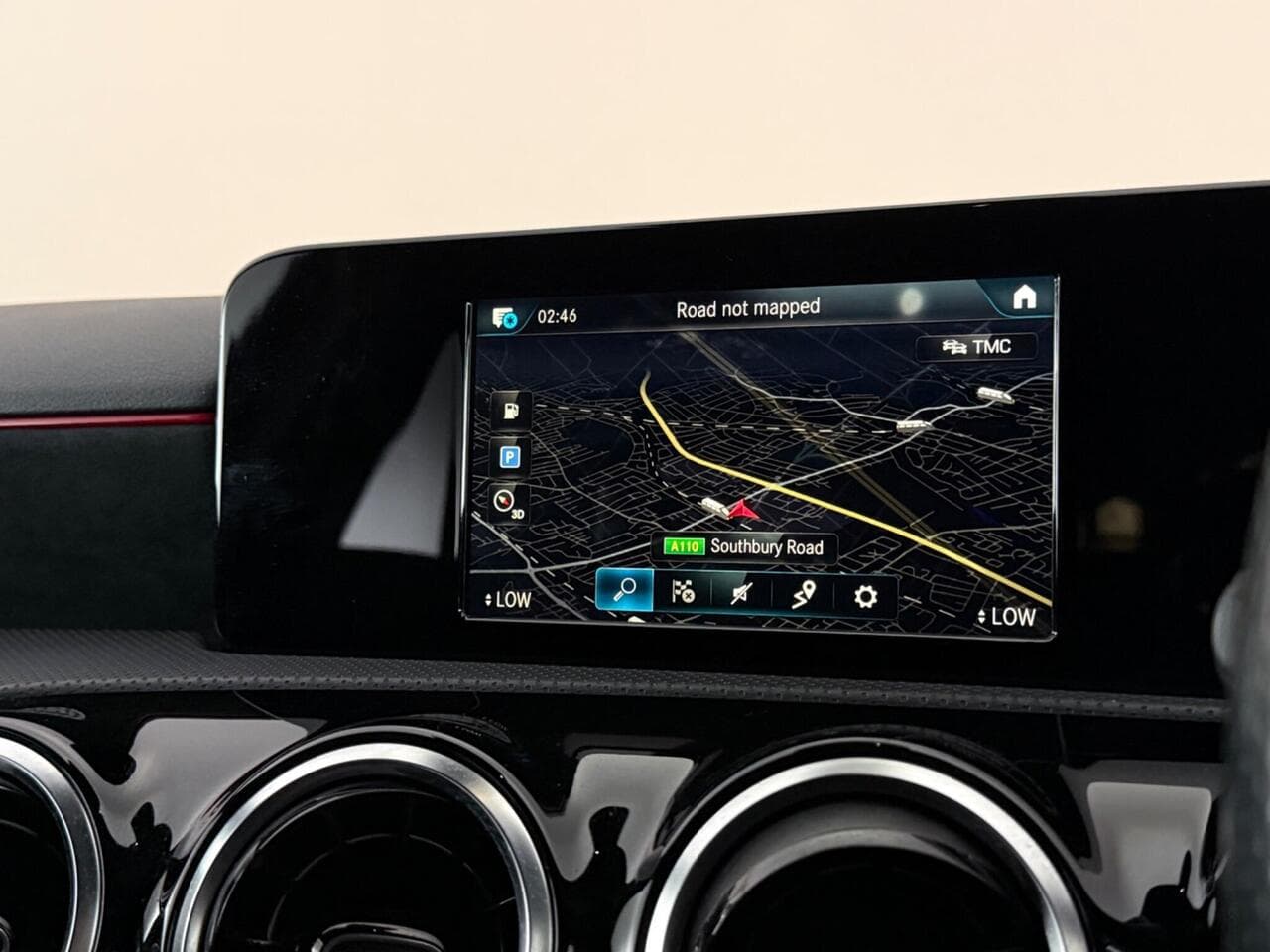 Mercedes-Benz A Class thumbnail Infotainment System