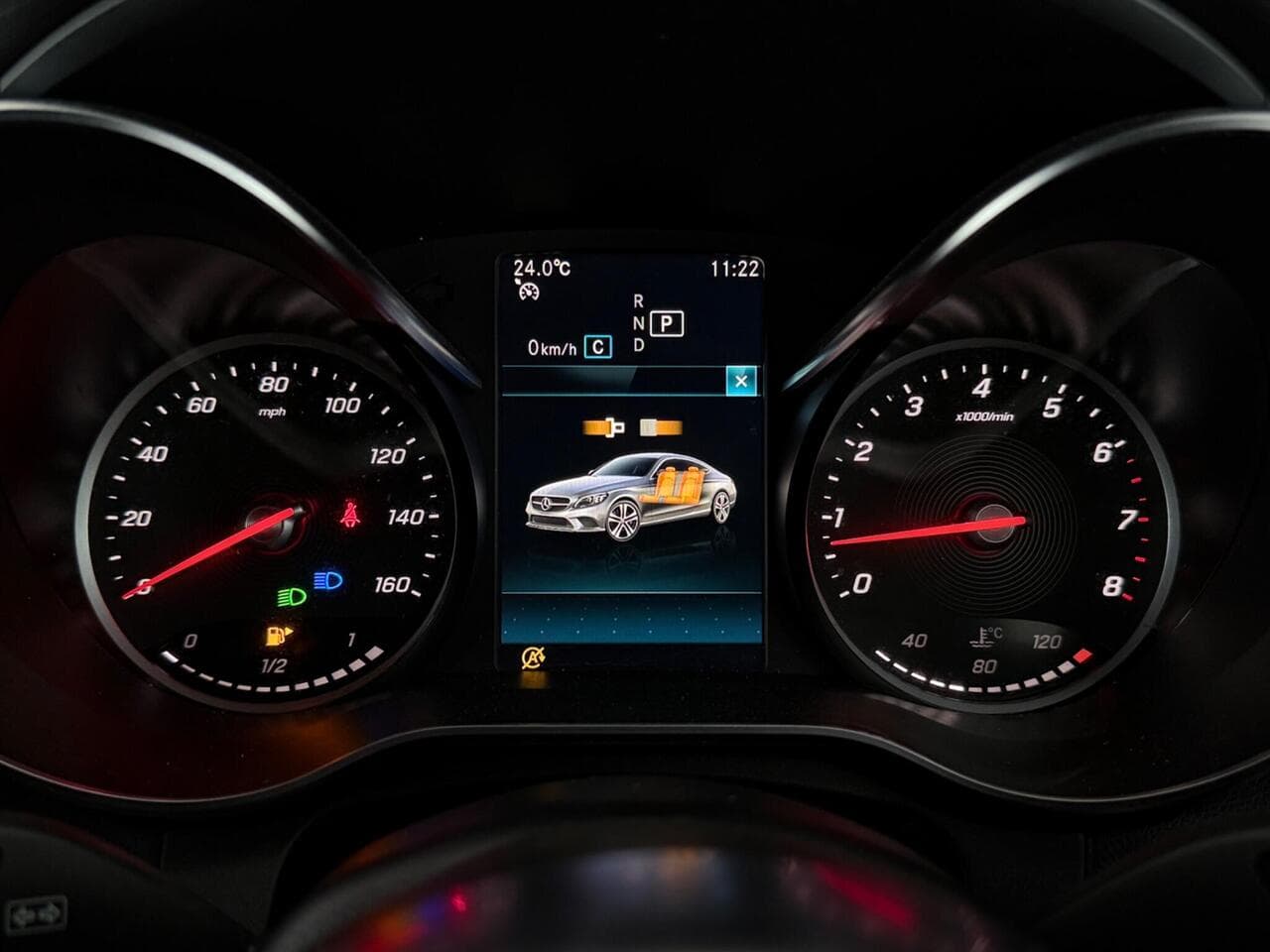 Mercedes-Benz C Class thumbnail Driver Instruments