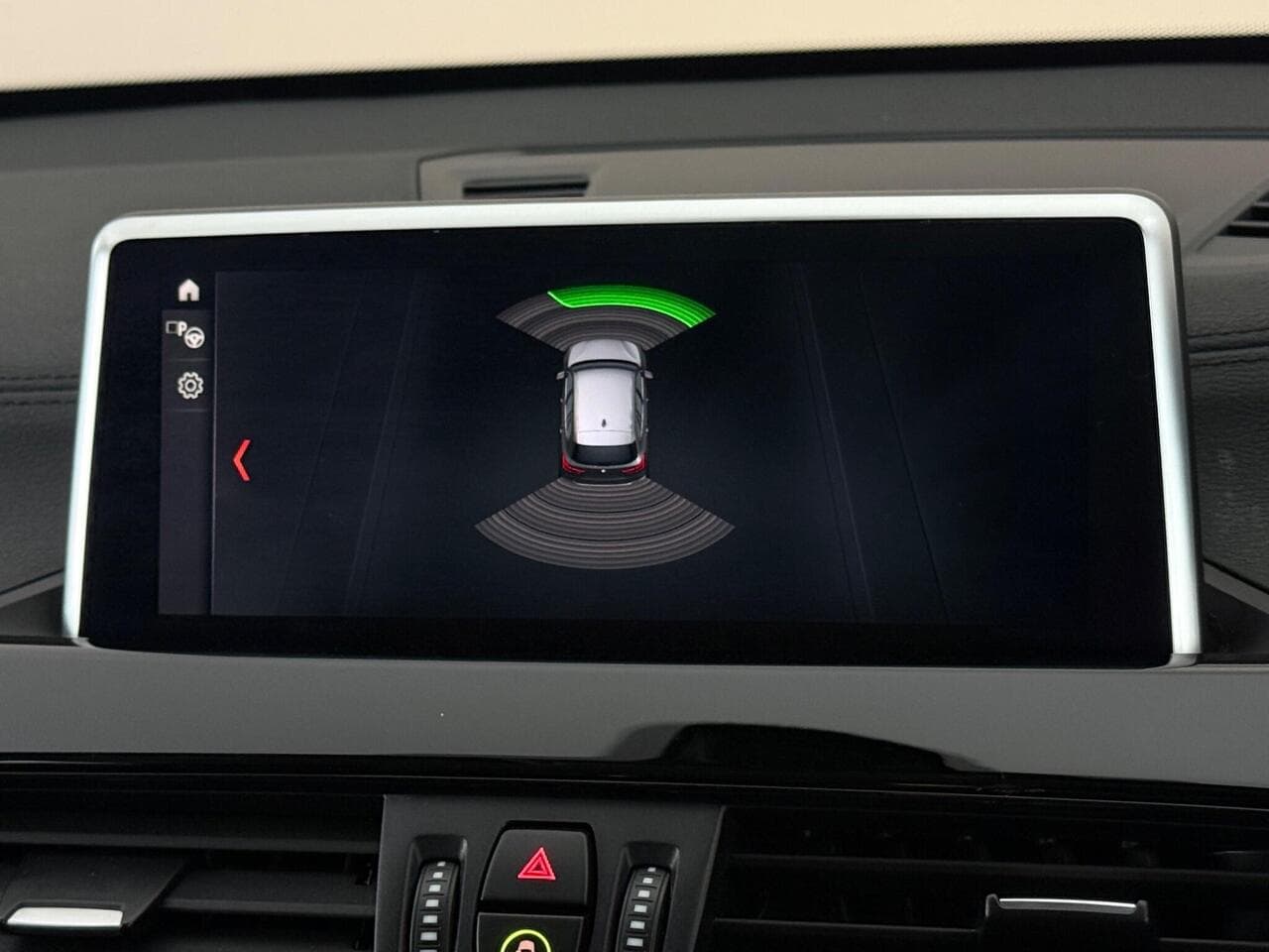 BMW X1 thumbnail Infotainment System