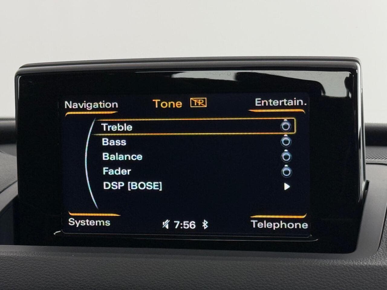 Audi Q3 thumbnail Infotainment System
